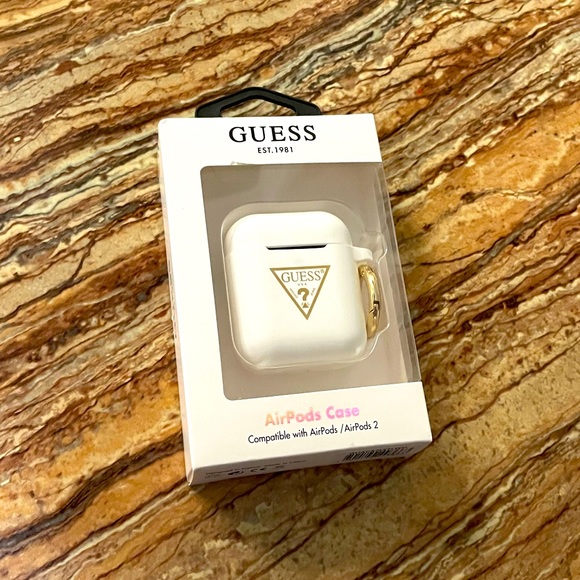 Guess - Picture 5 of 5